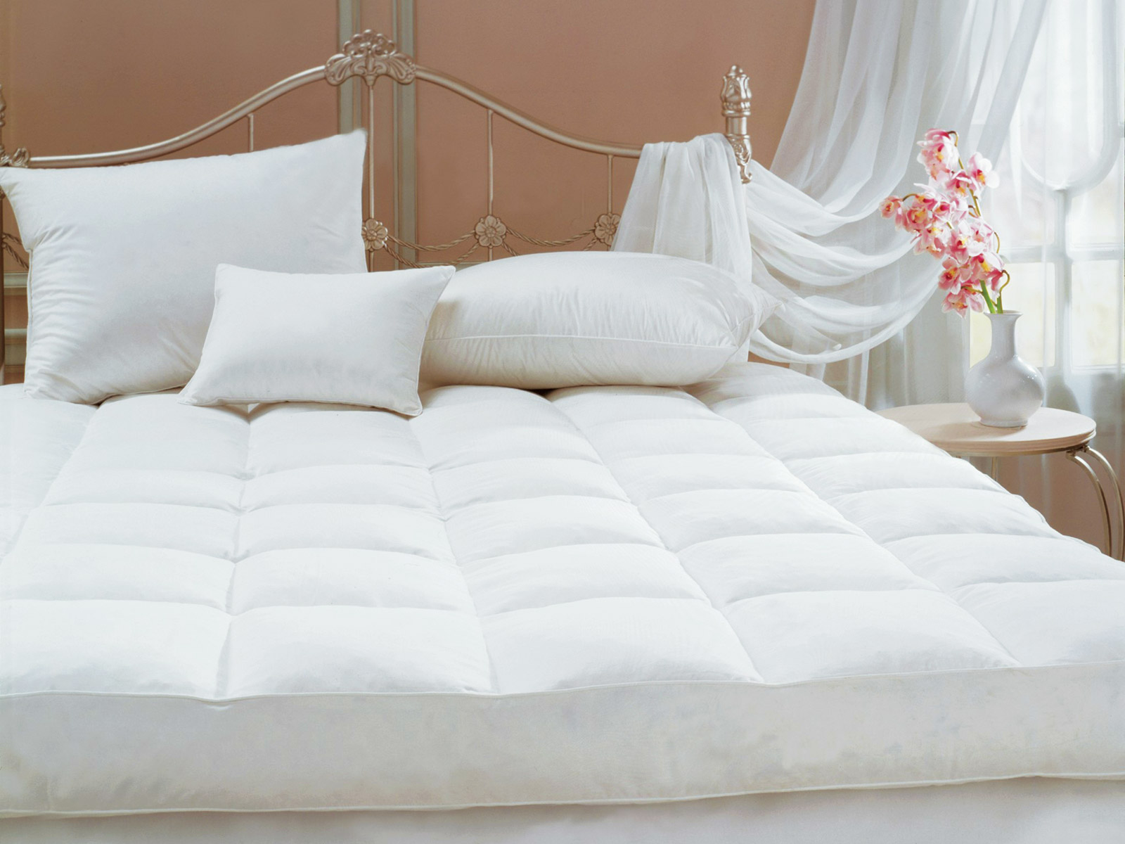 image of Deluxe Featherbed