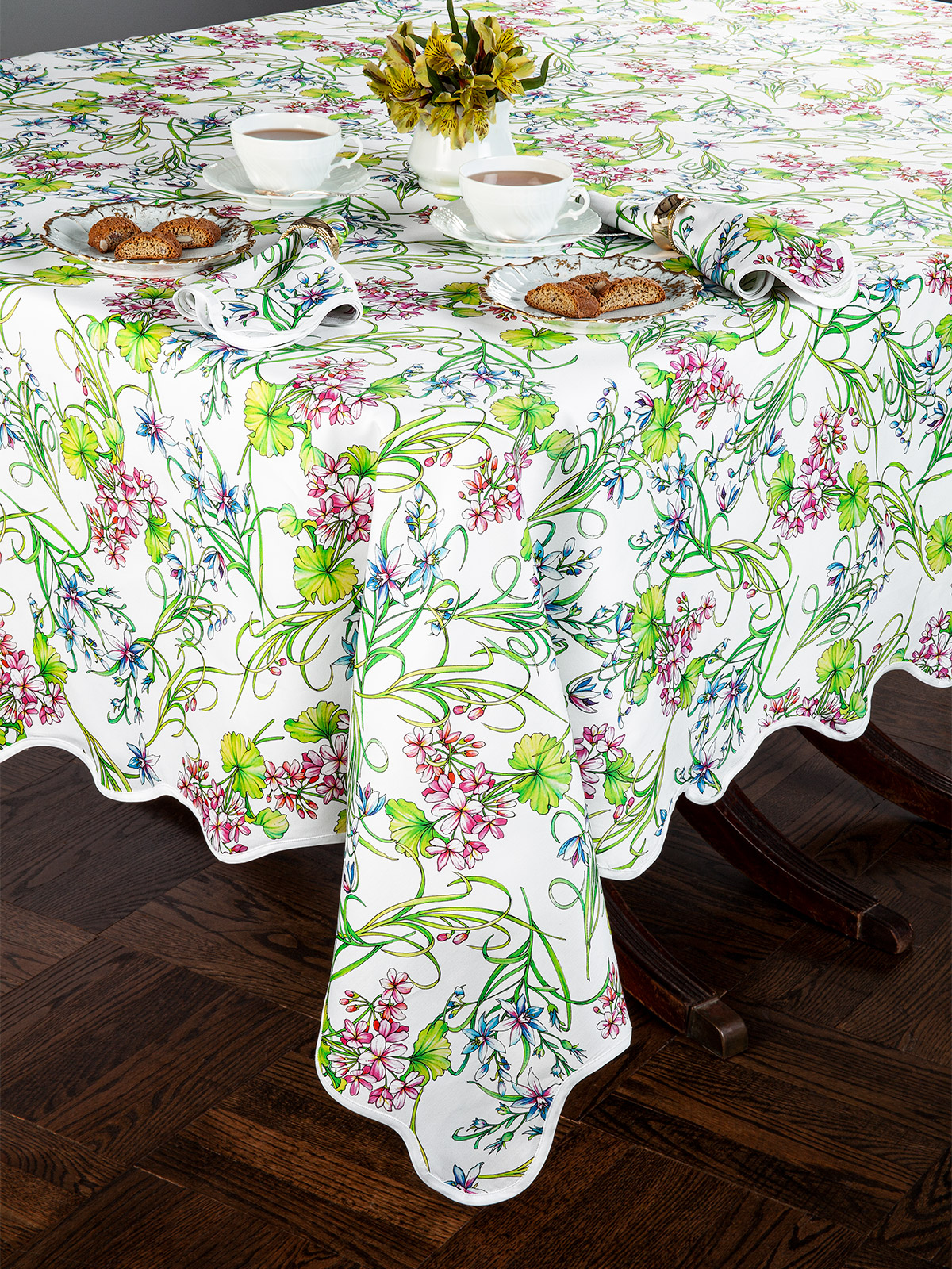 Image of Luxemburg Table Collection