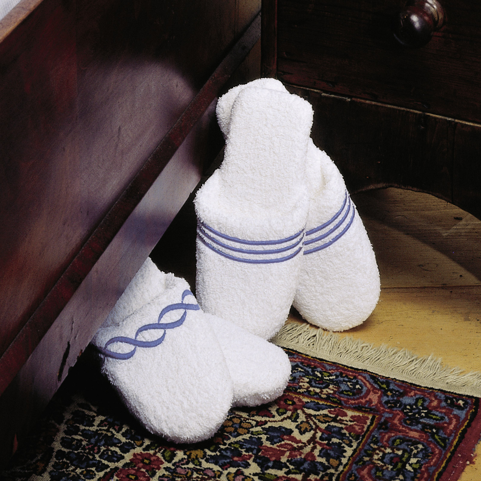 Linkable image of Hampton Court Slippers