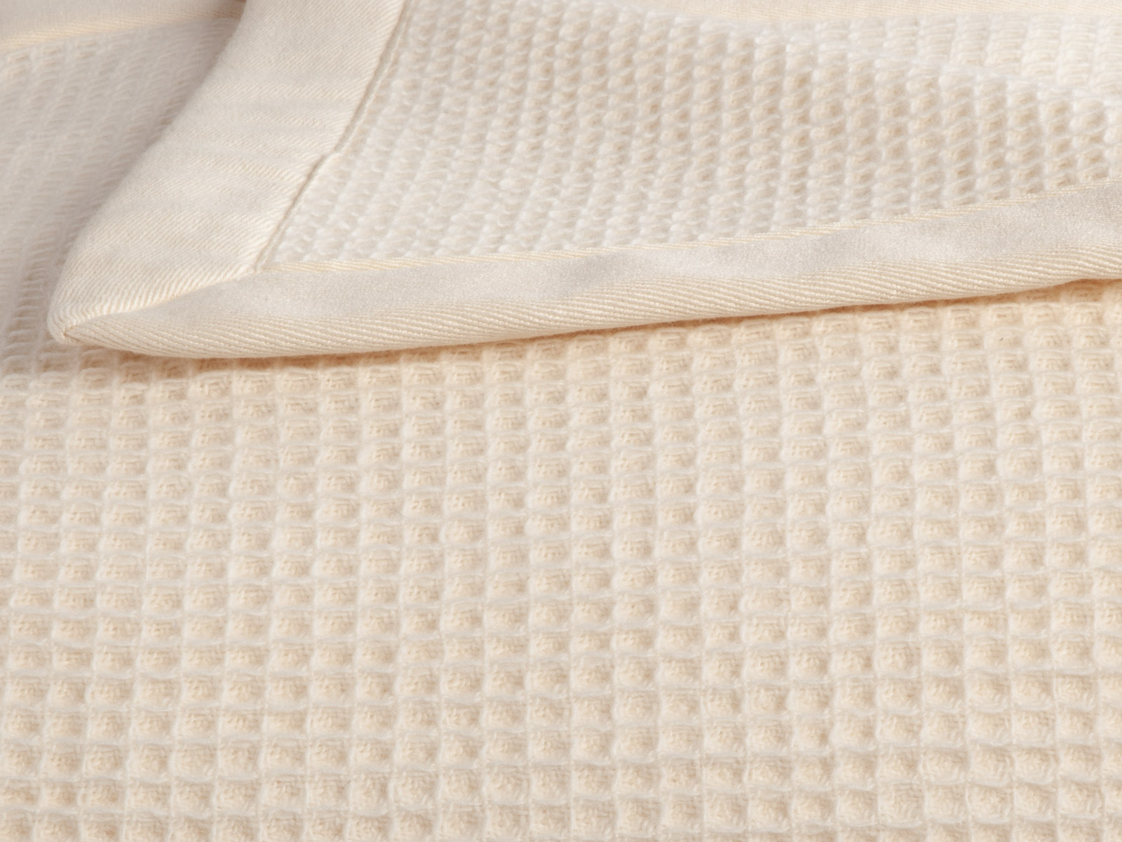 linhaven Thermal Blanket Luxury Bedding Italian Bed Linens Schweitzer Linen