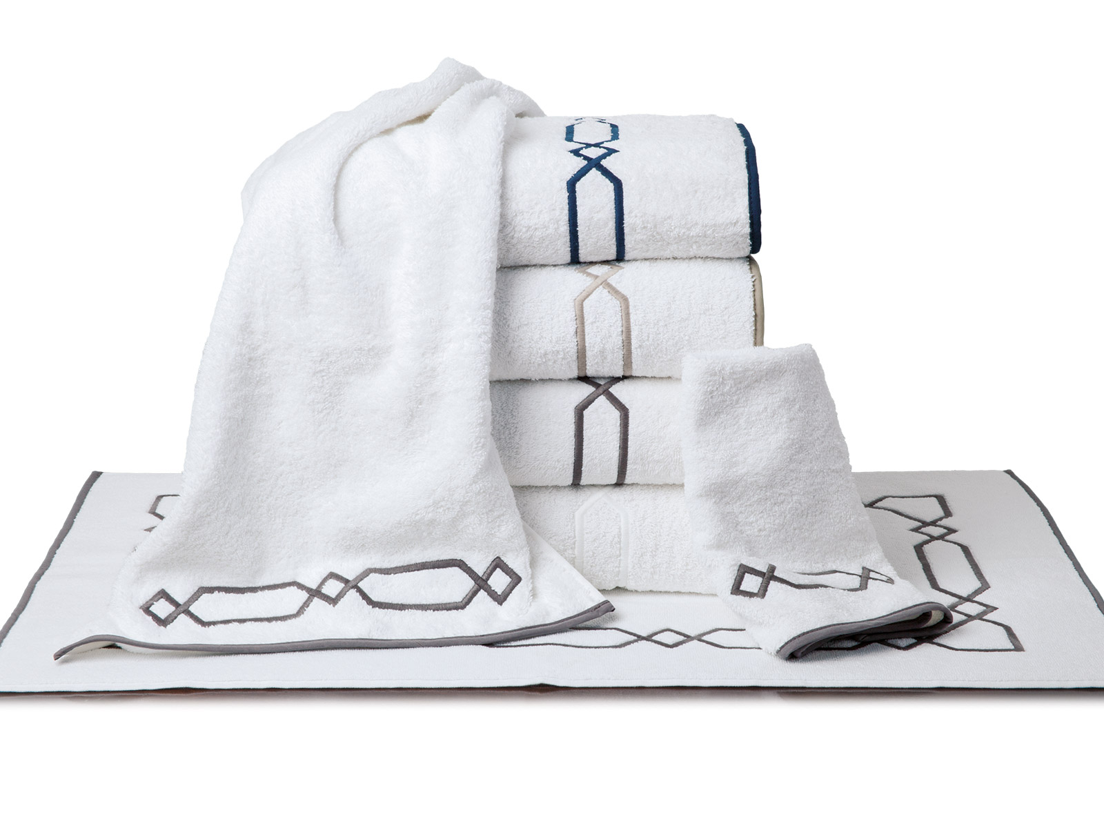 Frontgate Resort Collection™ Diamond Trellis Bath Towels