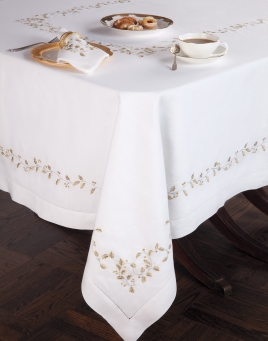 Christmas Holly Table Collection