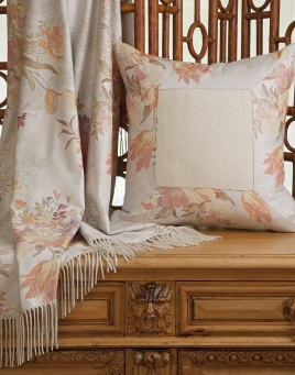 Dauphiné Throw & Pillow